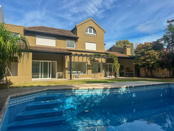 Venta Casa A Estrenar 6 Ambientes Martínez Parrilla Y Pileta