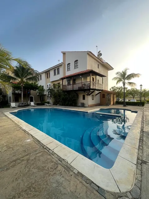 Apartamento Tipo Dúplex En Alquiler En Pueblo Viejo, Acceso Por Lechería
