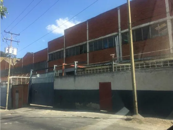 Vendo Galpón 1400m2 La Yaguara 9866