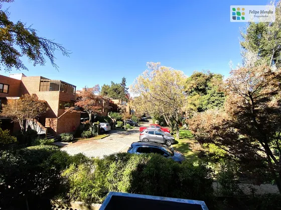 Casa En Venta De 2 Dorm. En Las Condes