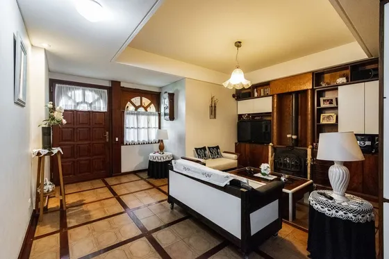 Venta Casa 4 Ambientes Con Patio - Sáenz Peña