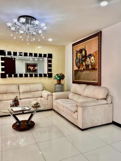 Casa En Venta En Floridablanca , 4 Habitaciones, 5 Baños