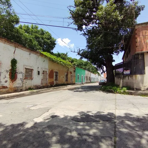 Venta De Terreno En La Avenida Urdaneta, Avenida Bolívar Norte ,valencia. Inmobiliaria Maggi. 1917