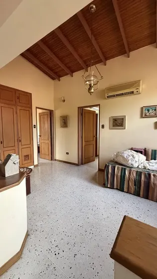 Se Vende Casa Urb Altos De Guataparo A Modernizar De Esquina 341455