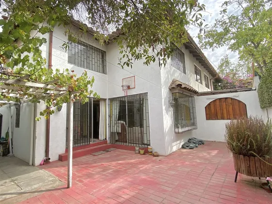 Venta Casa Vitacura 4 Dorm 2 Estacionamientos Las Hualtatas