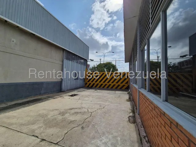 Sorangel Vargas Alquila Amplio Galpon Con Planta Electrica, Excelente Ubicacion Zona Industrial I Barquisimeto Mls #25-13372