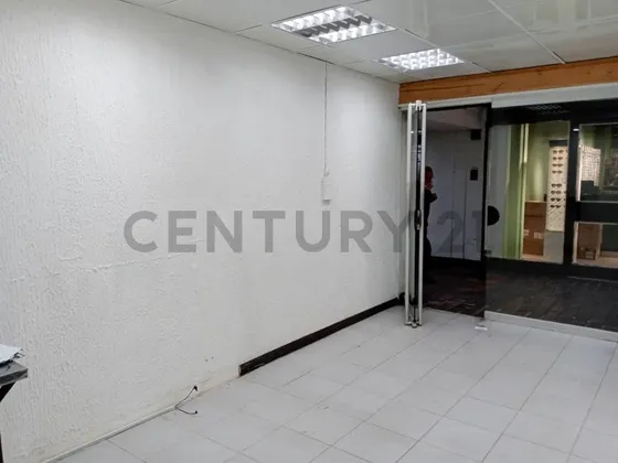 Cs - Alquiler Local Comercial. Centro Comercial La Pirámides