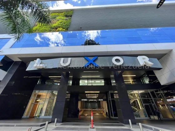 Venta De Amplia Oficina En Obra Gris En Las Mercedes. Cl. Mls-24-3706