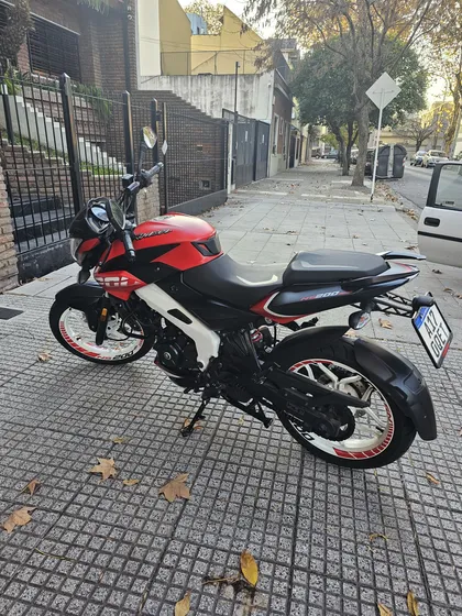 Rouser Ns 200 Cubiertas Dunlop - Bajaj - Impecable.