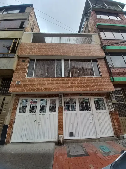 Se Vende Casa En Kennedy Andalucia 2 - 180 Mt2 Rentable