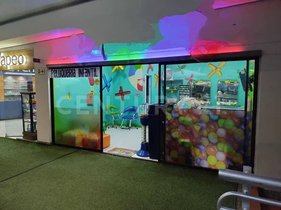 Se Vende Local En El Centro Comercial Oviedo - El Poblado