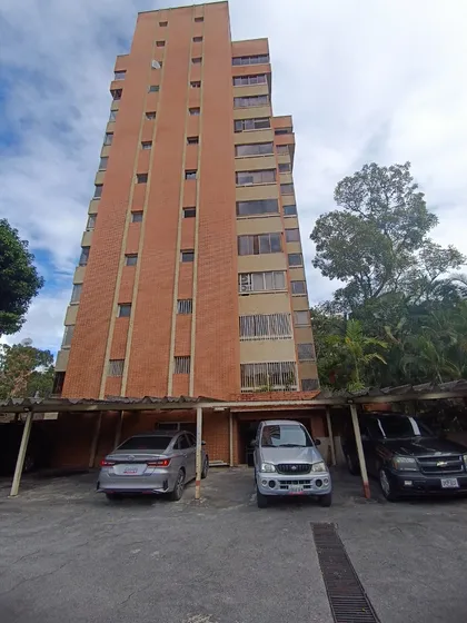 Alquiler De Apartamento En La Urb. Los Naranjos Jc 