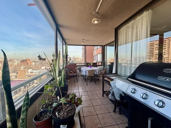 Se Vende 3 Dormitorios + Serv + 2 Estacionamnts. Providencia