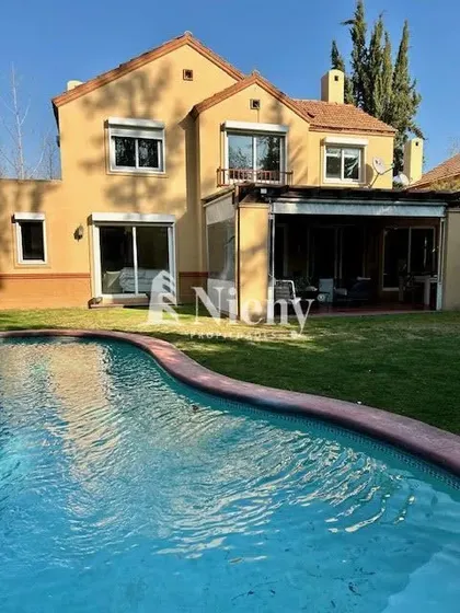Casa Venta Condominio 4 Dor/ 4b Más Serv/colegio Mayflower