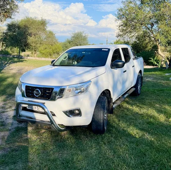 Nissan Np300 Frontier 2.5 Se Doble Cabina