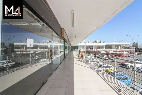 Local Comercial En Strip Center De La Reina