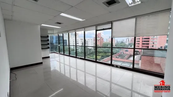 Oficina En Arriendo En El Poblado. Cod A2668