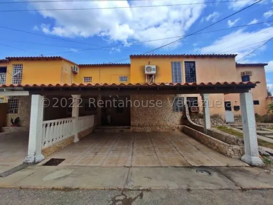 Milagros Inmuebles Casa Venta Cabudare Lara La Mora Economica Residencial Economico Código Inmobiliaria Rent-a-house  22-18501