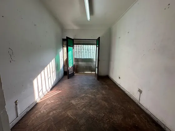Gran Propiedad Comercial De 3 Pisos En Calle Patronato 500m2