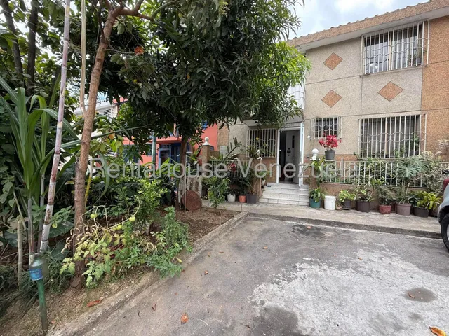 Ss: Vende Casa 25-18988 En La California Norte De 300 M2, 4h/3b/3pe