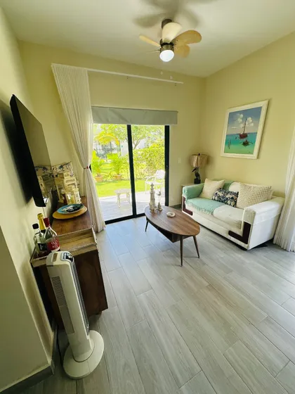 Apartamento En Alquiler Con 2 Habitaciones En Panorama Lake Vista Cana