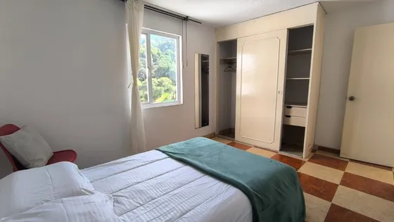 ¡tu Nuevo Hogar Te Espera En La Candelaria, A Dos Cuadras De La Universidad Tadeo! ¡habitación Con Baño Privado! 
