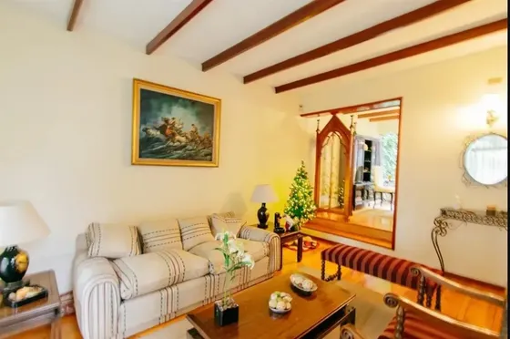 Casa En Venta De 5 Dorm. En Concepción