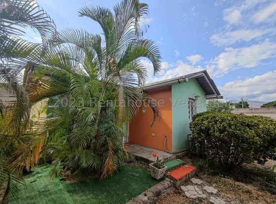 Bella Casa Tipo Posada En Venta Ubicada En Turmero Urb Valle De Paya Db 24-9671
