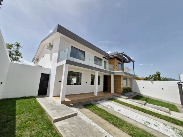 Annic Coronado Vende Bella Casa Totalmente Remodelada En La Urbanización La Viña Con Pozo Propio Ref. 245750