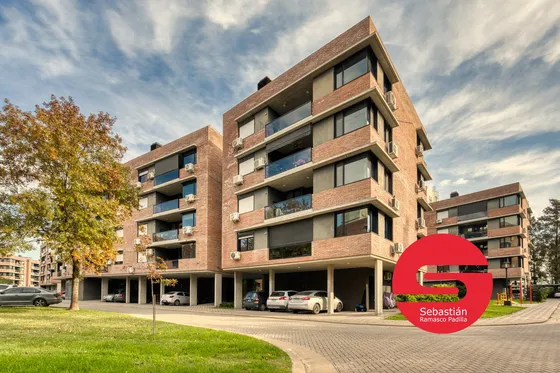 Departamento Venta En Barrio Fisherton 2 Dormitorios Balcón Cochera Piscina