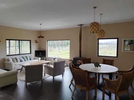 Casa Muy Linda Con Excelentes Vistas Entorno Tranquilo 