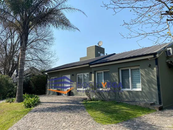Casa En Venta Y O Alquiler En Country Banco Provincia Moreno