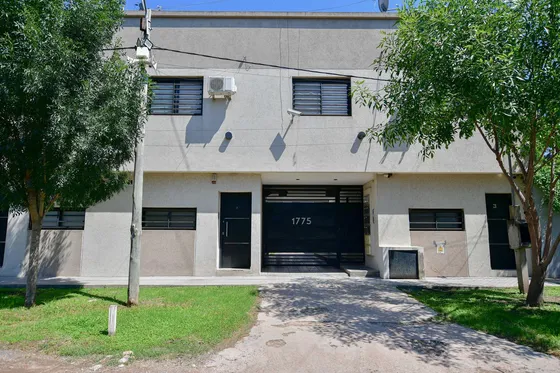 Casa En Venta - Los Hornos