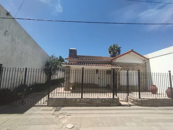 Vendo | Excelente Propiedad En Baradero (zona Céntrica)