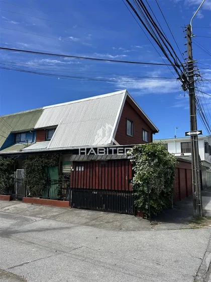 Casa En Venta De 4 Dorm. En Talcahuano
