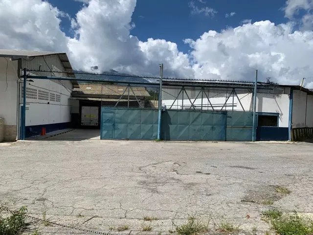 Galpón Bimbo En Venta Urb. El Encantado - Macaracuay. Km