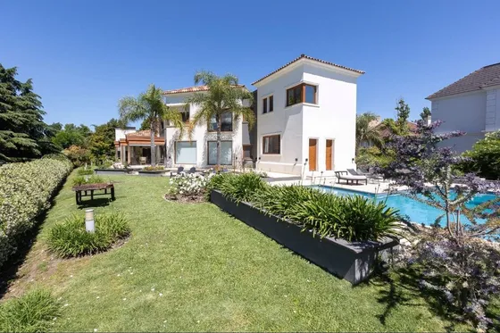 Venta Casa De 7 Ambientes En Buenos Aires Golf Club 