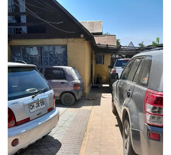 Excelente Casa Con Gran Terreno Y Piscina