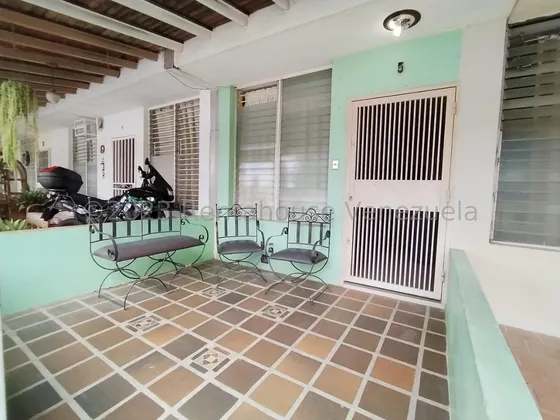 Venta Bella Y Comoda Casa Tipo Townhouse, Diseñada Bajo Un Concepto Actual,ubicada En El Centro Cabudare Rc