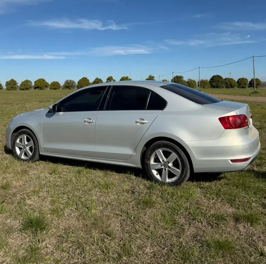 Volkswagen Vento 2.5 Luxury Tiptronic 170cv