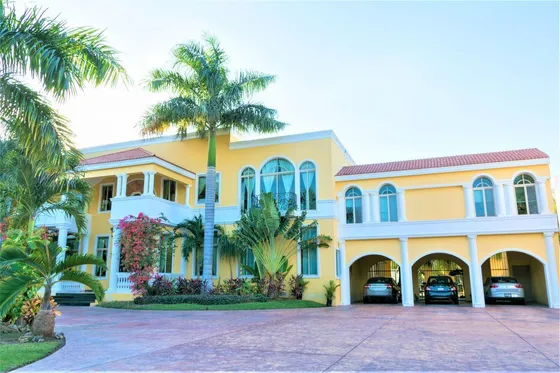 Privada La Ceiba Exclusiva Residencia  (avc-1411)