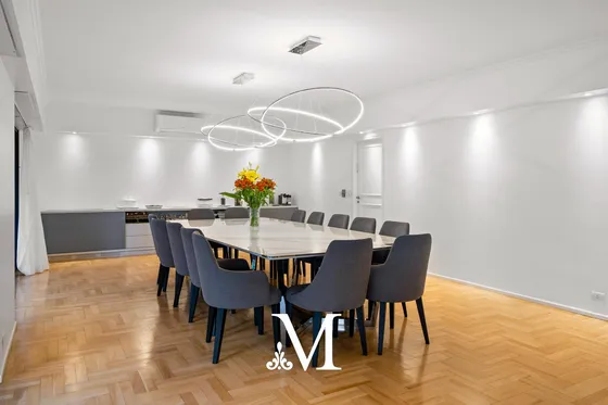 Piso En Torre Belgrano, 5 Ambientes, 2 Cocheras, Seg  24 Hs Presencial, Amenities