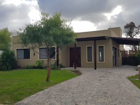 Alquiler Casa 3 Dorm, Pilar Del Este San Ramiro.