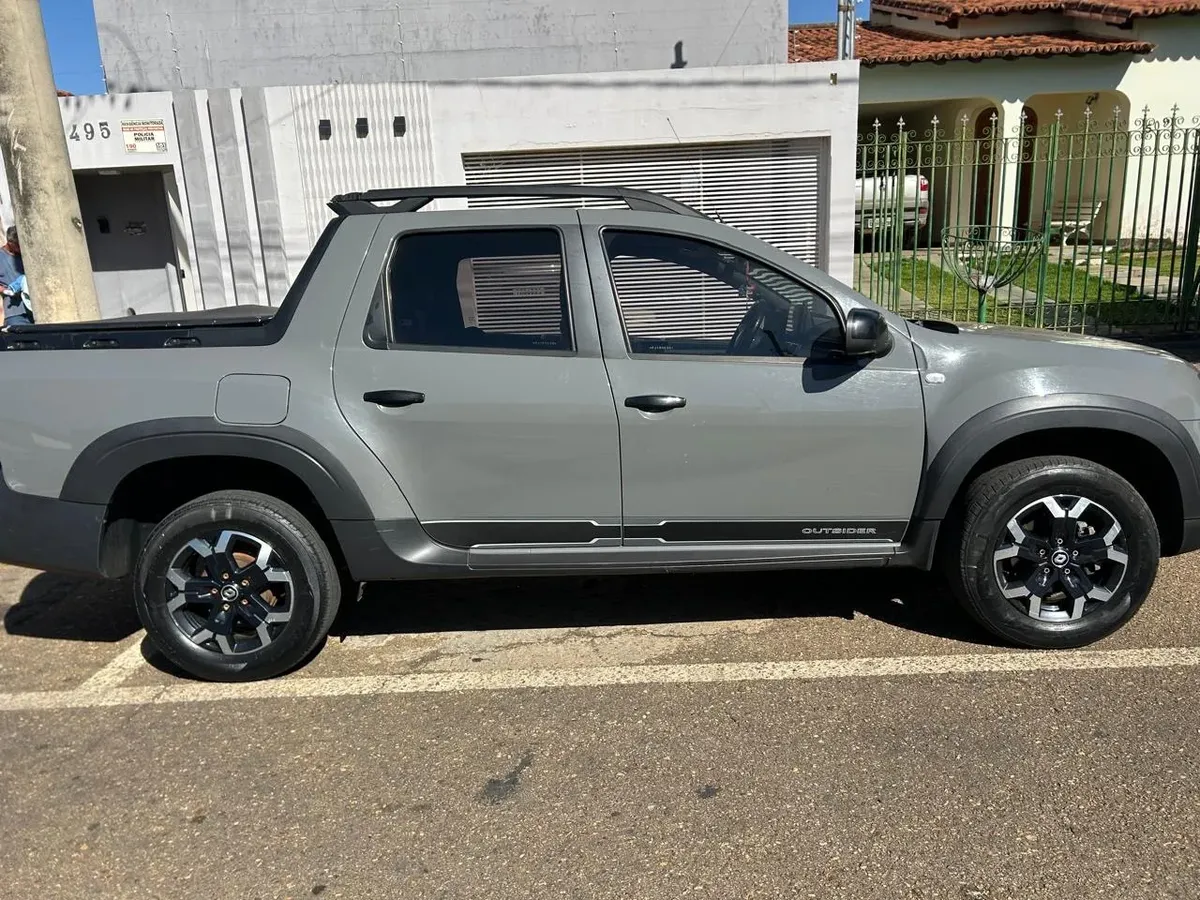 Renault Oroch 2023 1.3 Outsider Tce X-tronic 4p — foto 6
