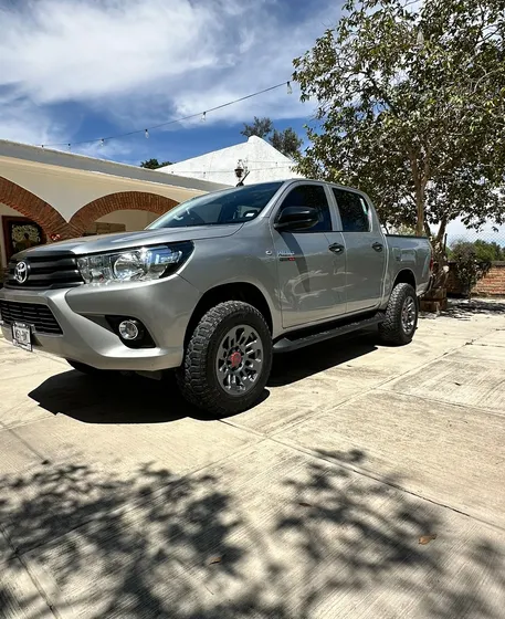 Toyota Hilux 2.7 Cabina Doble Base Mt