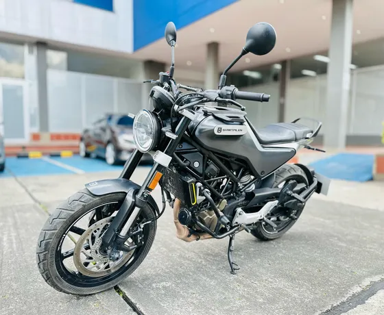 Husqvarna Svartpilen 200 2022