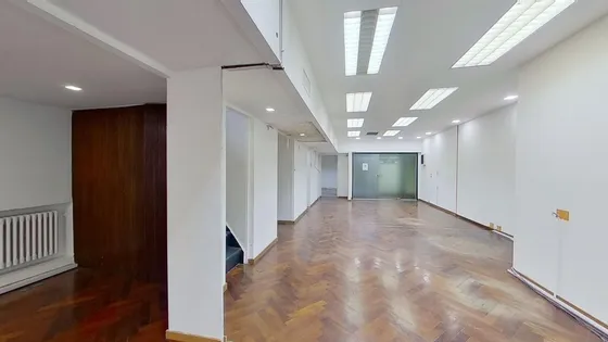 Oficina Venta Con Entrepiso Cocina Y Depósito
