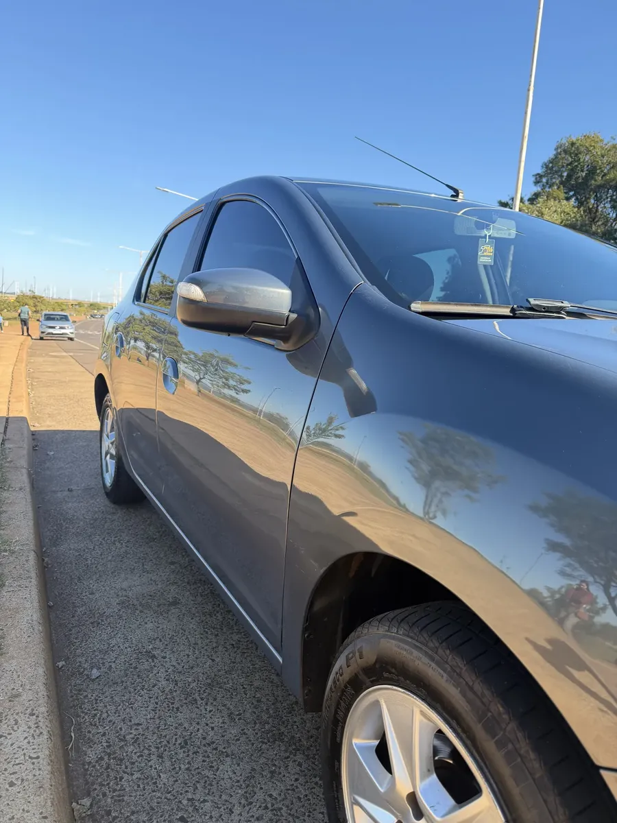 Renault Logan 1.6 Privilege 105cv527003981815500804