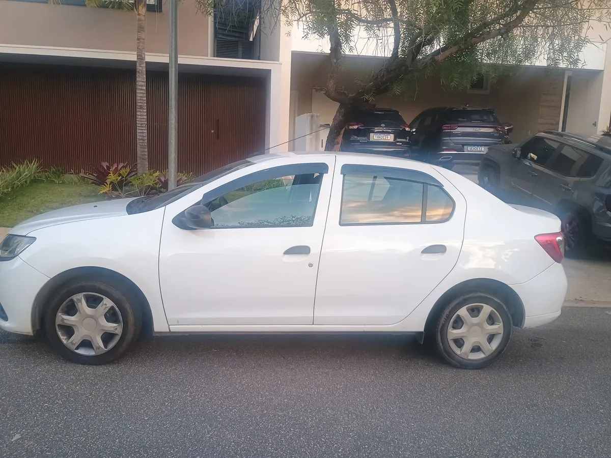 Renault Logan 2019 1.0 12v Authentique Sce 4p — foto 2