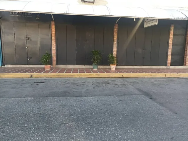 Se Alquila Local Comercial En Avenida Principal Calle Del Hambre Mañongo